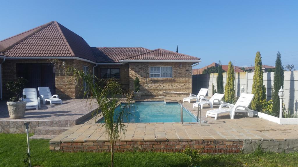 Ebenezer Guesthouse Bluewater Bay Port Elizabeth Dış mekan fotoğraf