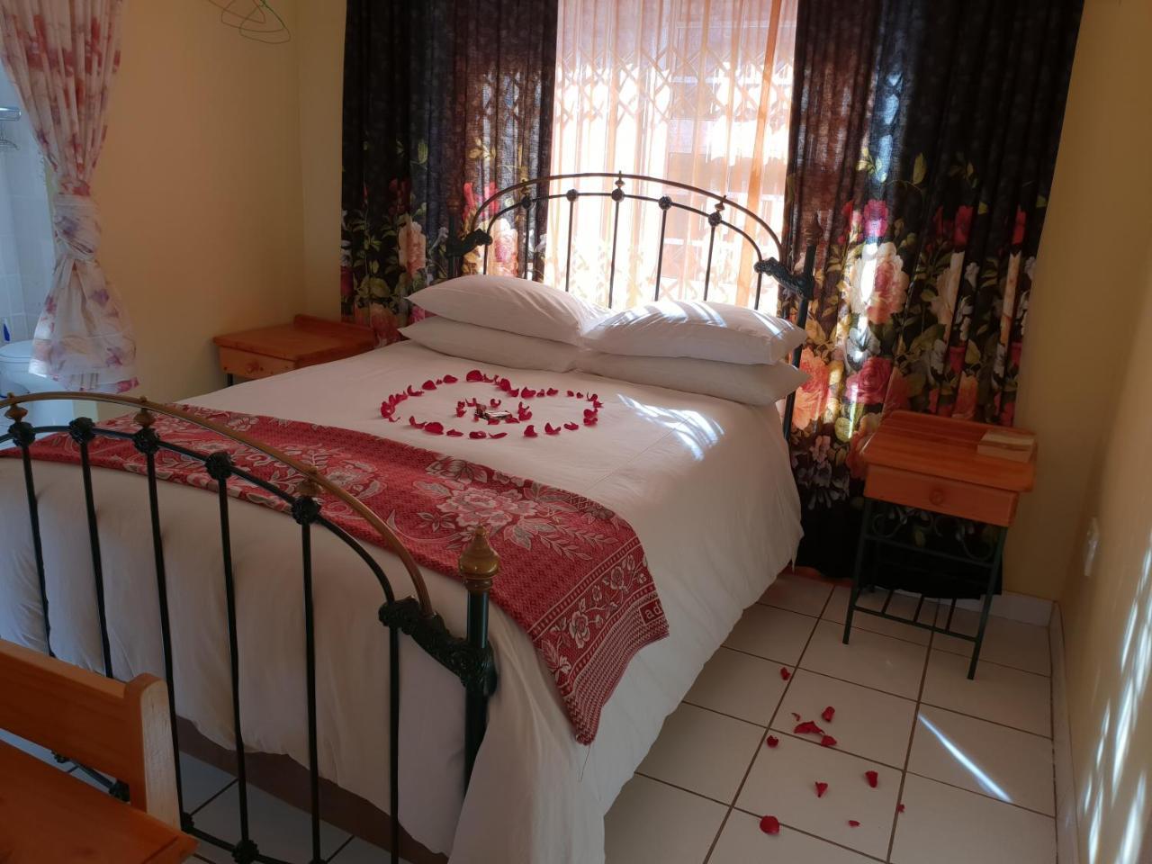 Ebenezer Guesthouse Bluewater Bay Port Elizabeth Dış mekan fotoğraf